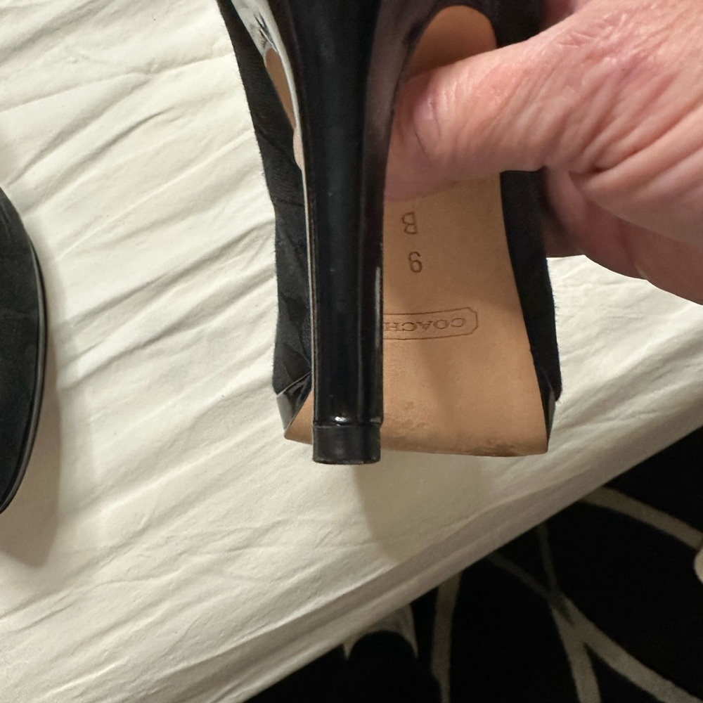 Coach EUC Caya Monogram Signature Logo Stiletto Heel - Picture 3 of 11